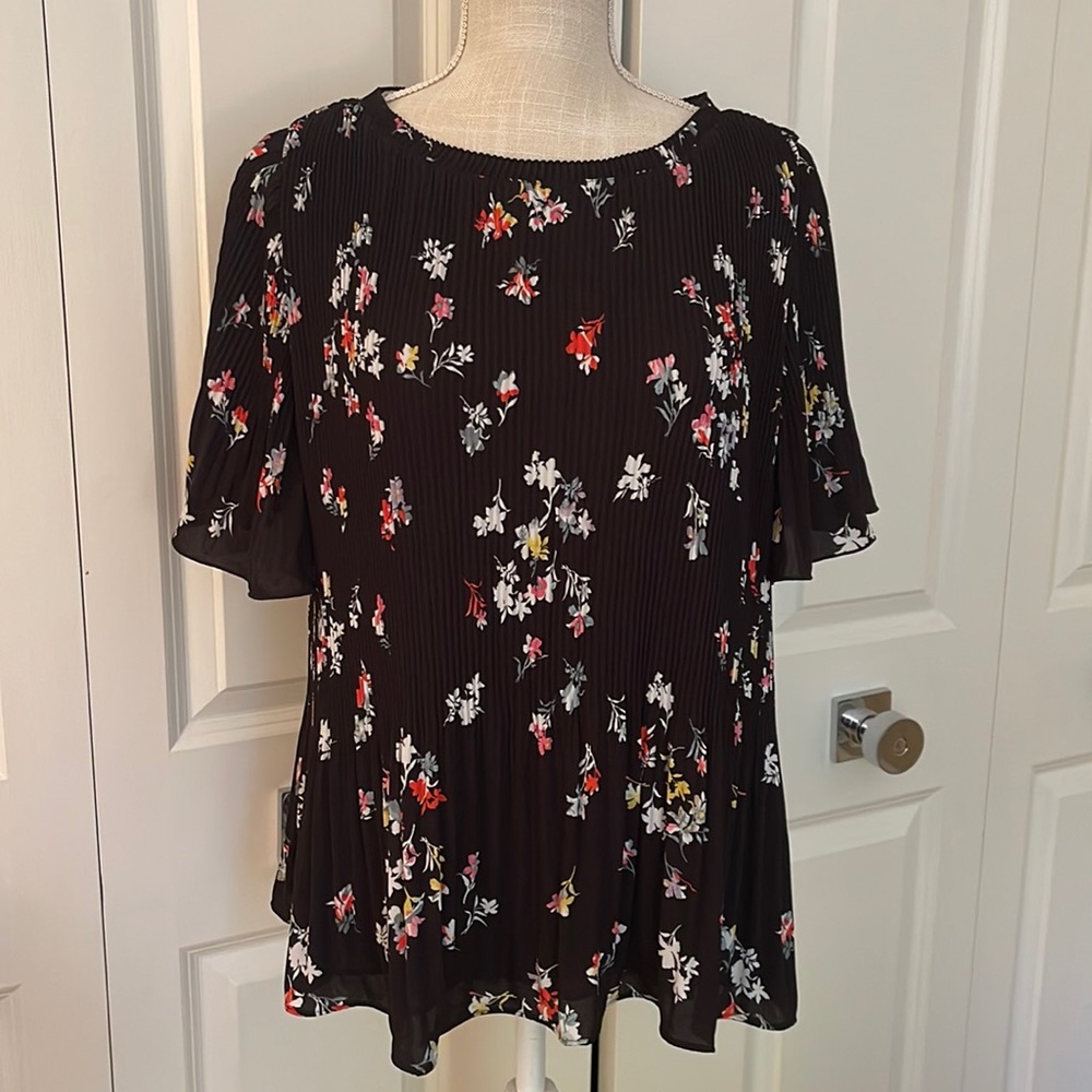 Micro pleat short sleeve top